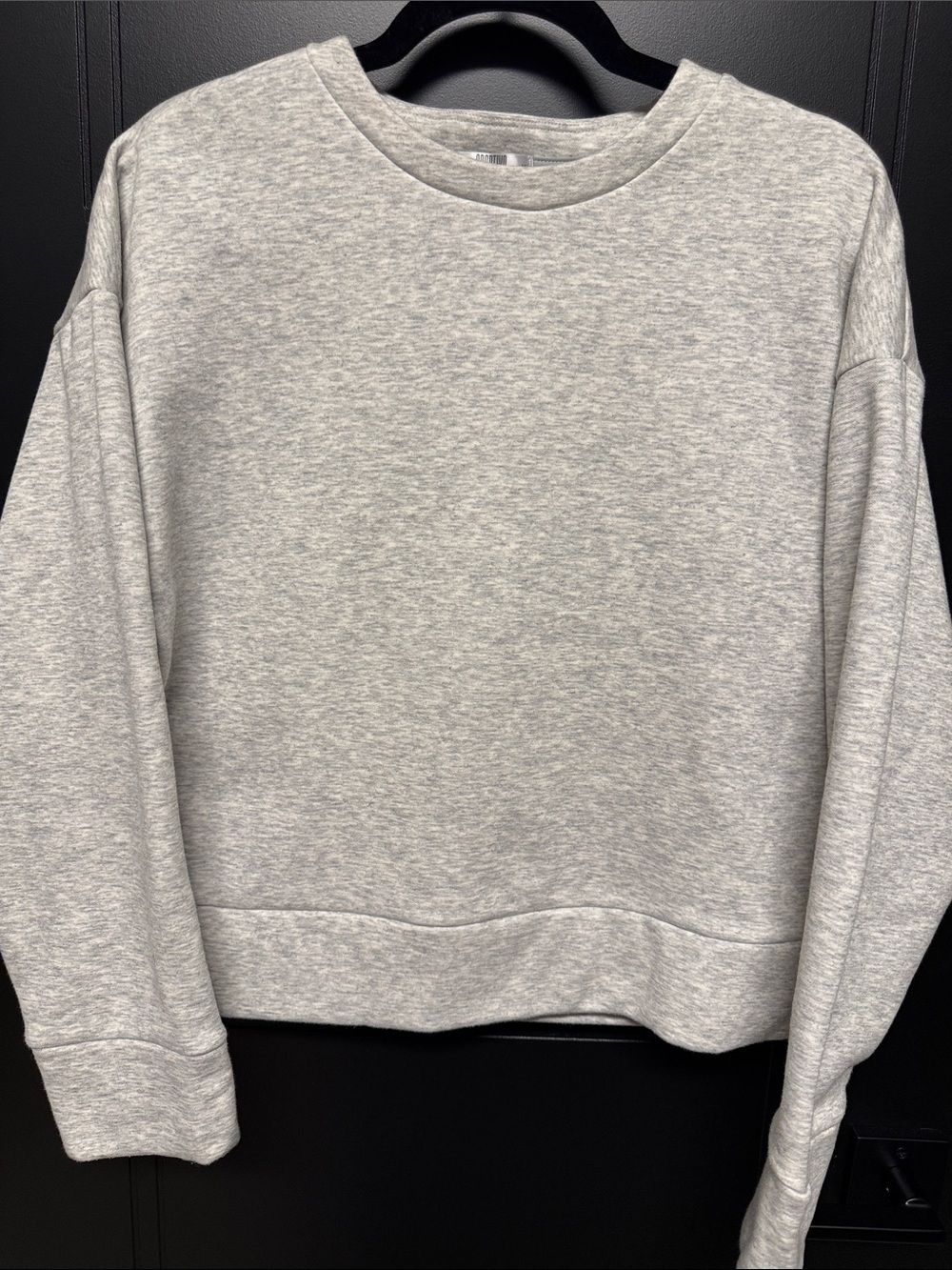 Sportivo Heather Gray Women's Crewneck Sweater - Classic Comfort